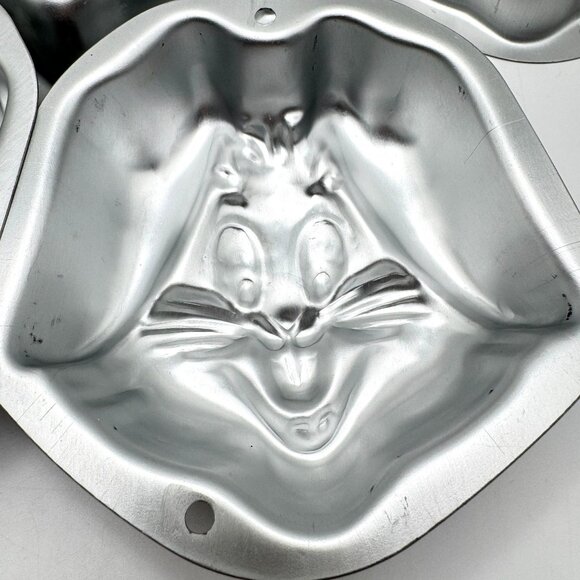 Set Of 6 Looney Tunes Bugs Bunny Vtg Wilton Bugs Cake Pan 5" Baking 2105-1134 - Picture 7 of 7